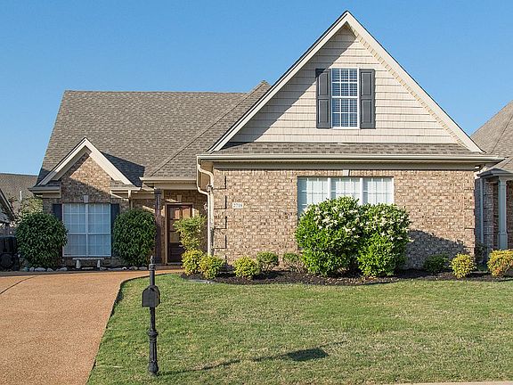 2nd image of 2718 Mariah Ln