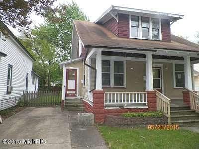 2nd image of 200 W 14th St