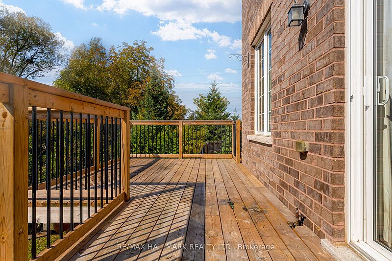 Ajax Townhouse for rent - 3 Bedrooms — photo 33
