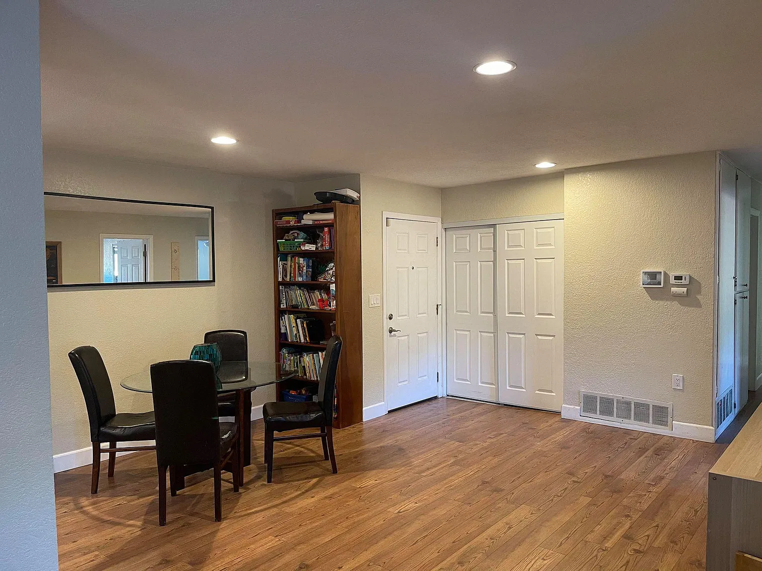 4 bed, 1680 sqft, $4,095 — Photo 4