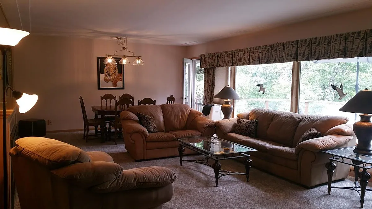 Spacious living and dining room. Lake Superior views, especially in winter! - 2724 E 8th St #1
