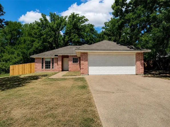 2402 Jaguar Ct, Bryan, TX 77807