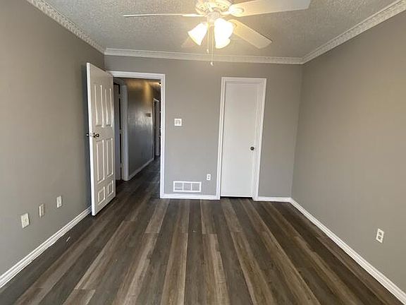 3rd image of 2406 Kingsford Ct