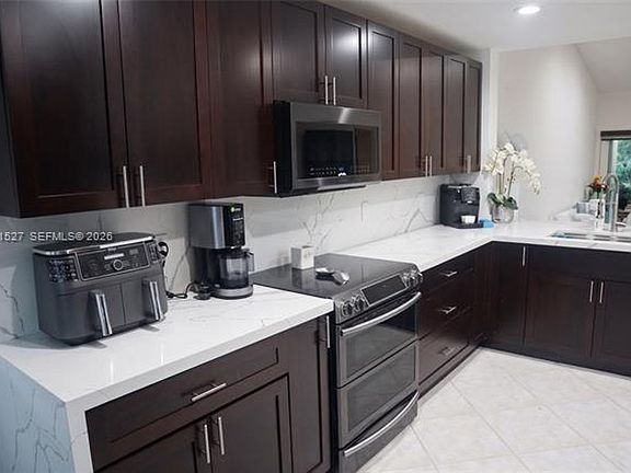 5th image of 1575 Zenith Way #0