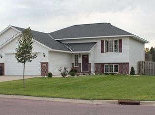 200 Inverness Dr, Mankato, MN 56001