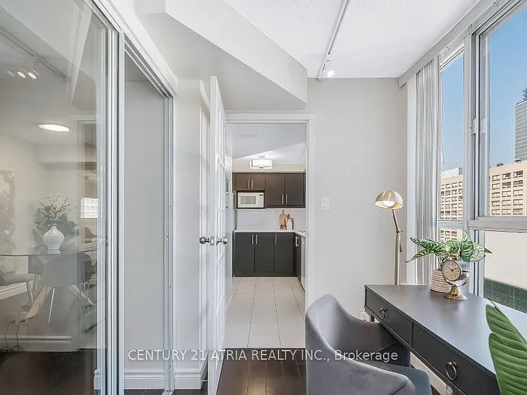 44 Gerrard St W #1206 — Photo 8