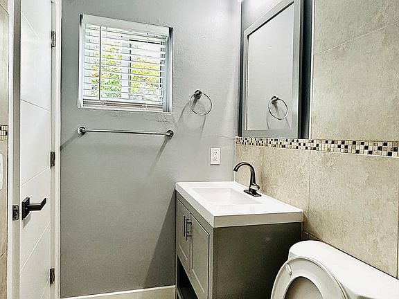 2nd image of 1109 NW 5th St APT 5