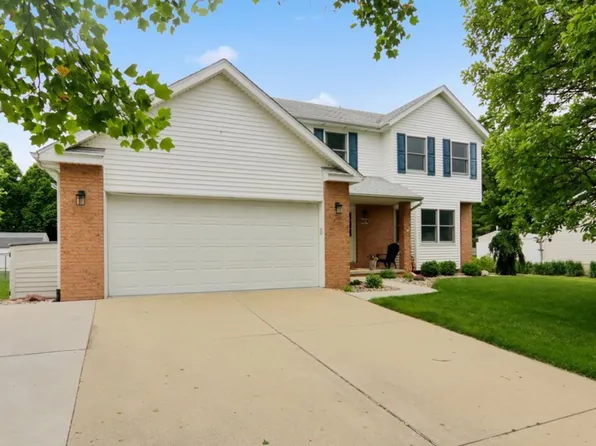 604 N East St, Hudson, IL 61748