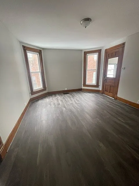 Building Photo - 1006B Gaston Ave