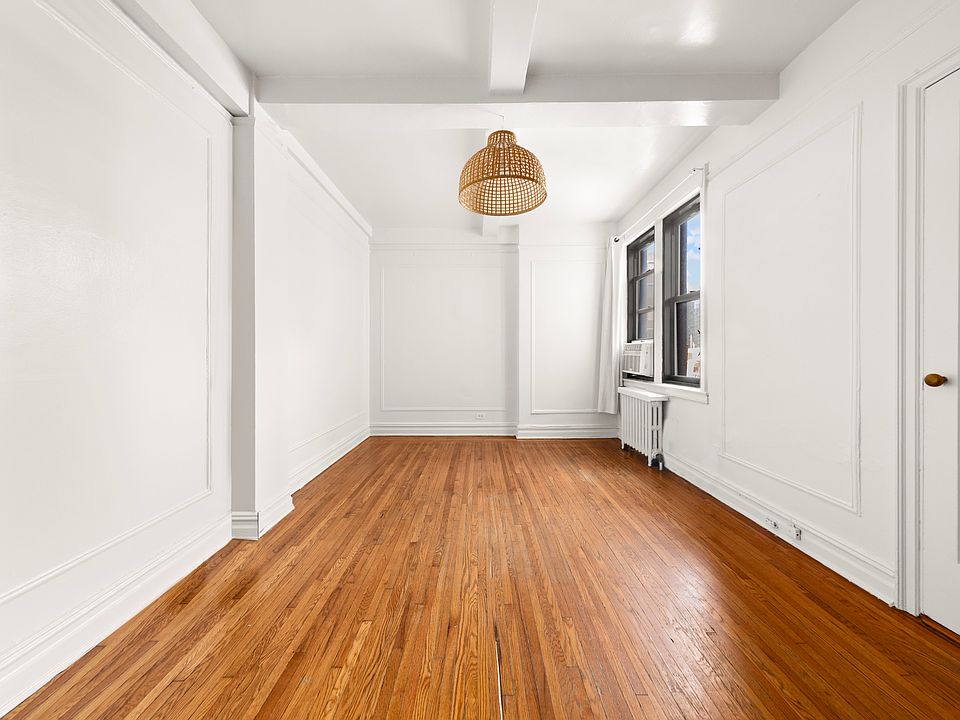 1st image of 457 W 57th St #1501