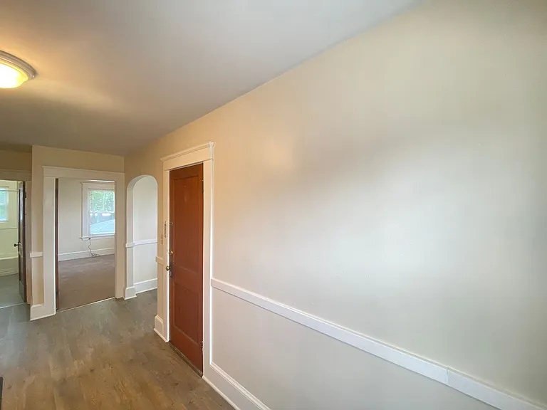 16 Linwood St #E — Photo 4