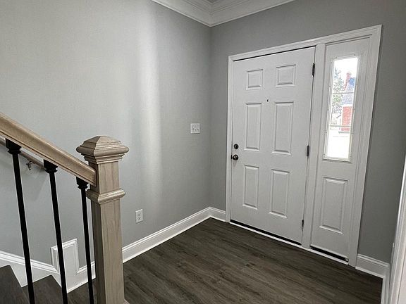 5th image of 135 Hillcrest Dr