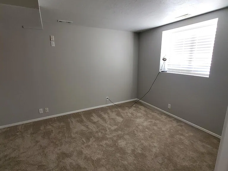 1270 E 3075 N — Photo 9