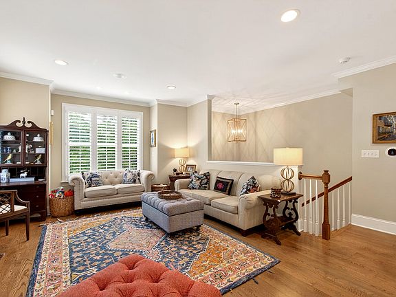 5th image of 333 Allister Dr