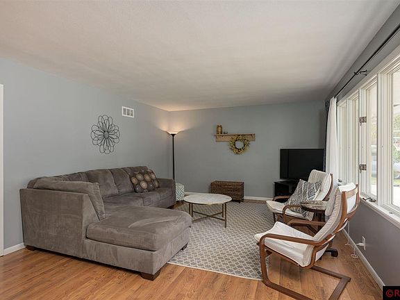 5th image of 115 Allan Ct