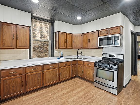 3rd image of 7611 S Green St