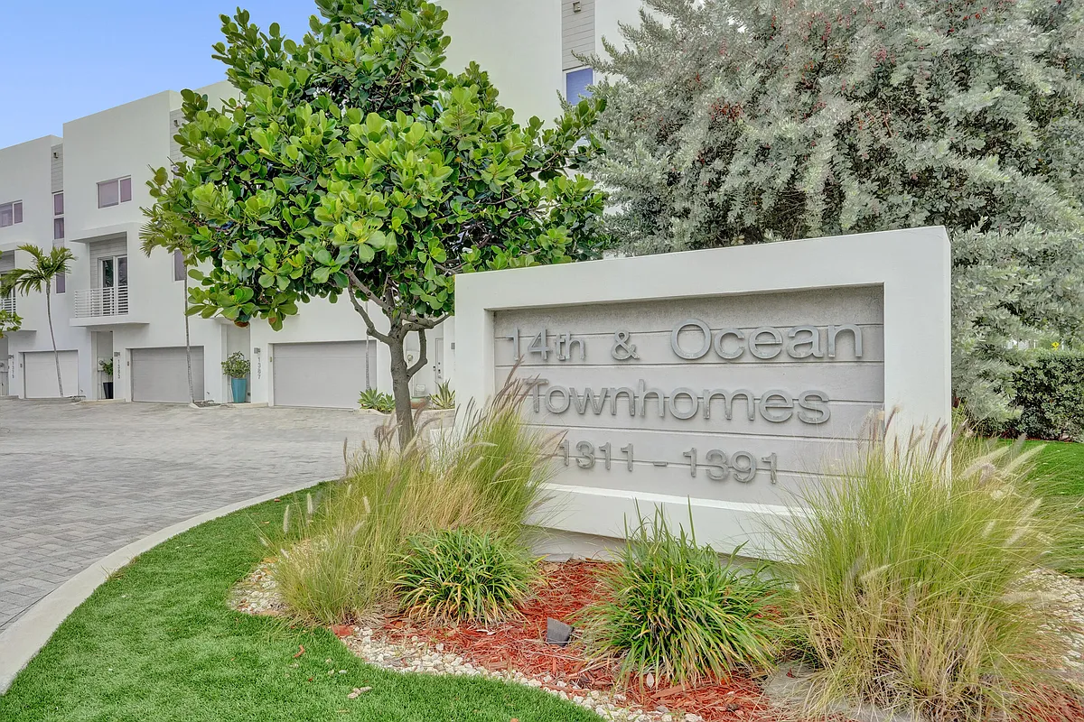 Building Photo - 1347 N Ocean Blvd