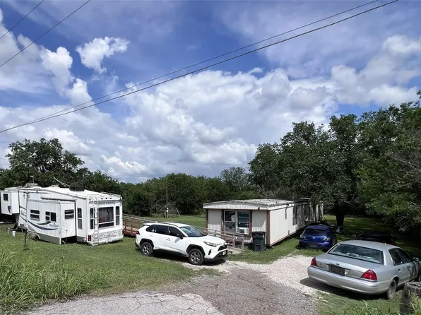 10001 Peterson Rd, Del Valle, TX 78617