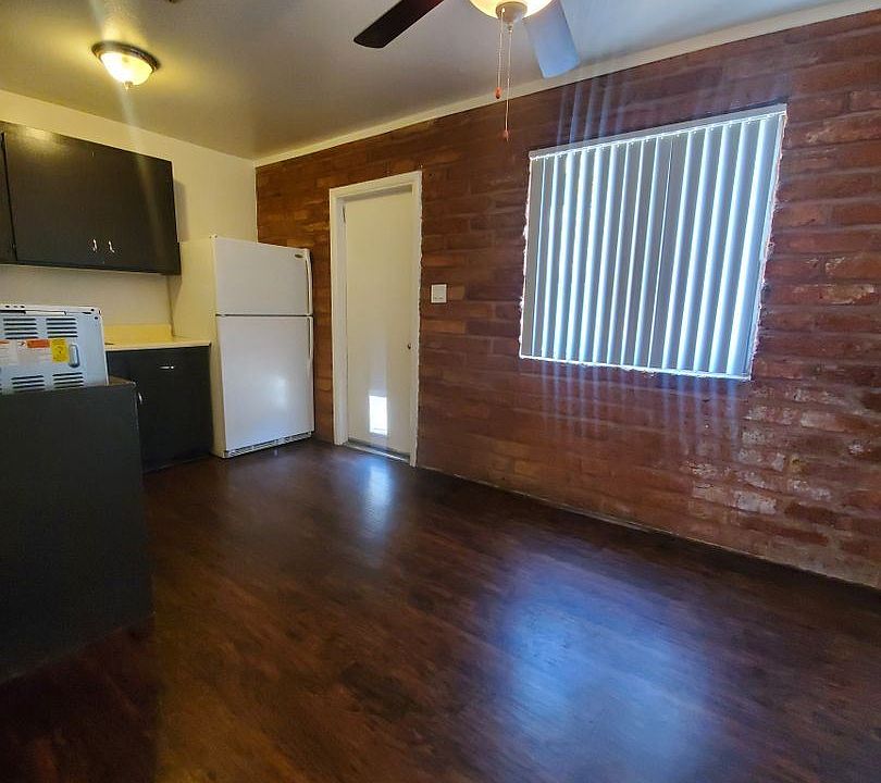 1st image of 1024 S Dorsey Ln APT 2