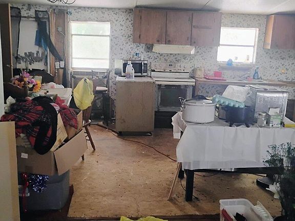 4th image of 235 HERMAN Drive