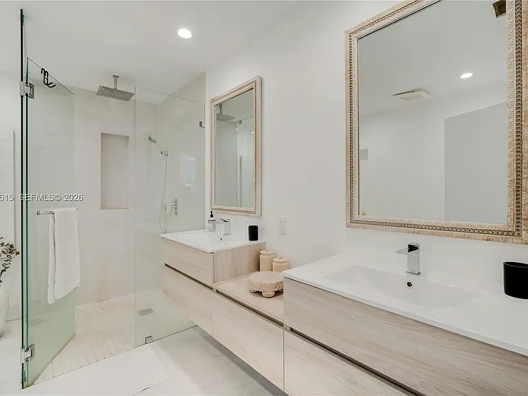324 Caribbean Rd — Photo 15