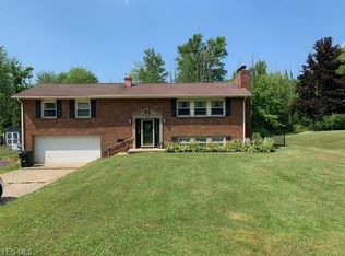 1395 Debra Dr, Ashtabula, OH 44004