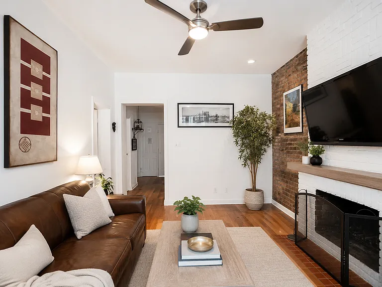 21 E 21st St #1C — Photo 1