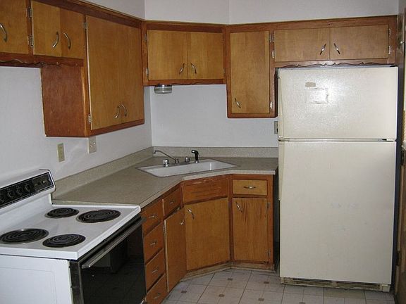 2nd image of 1601 W Bolivar Ave