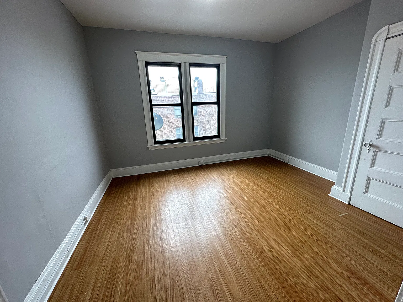 4 bed, $3,200 — Photo 2