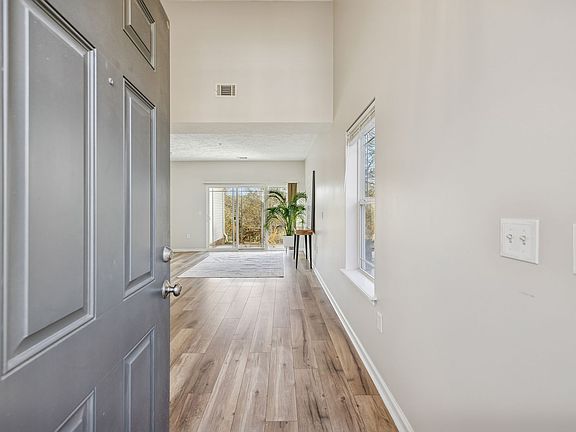 5th image of 2001 Lavender Ct