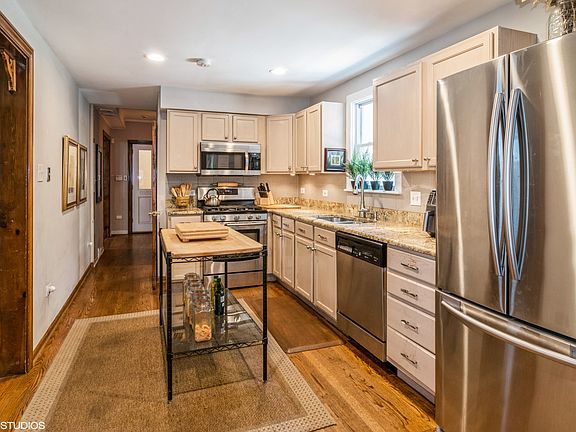 5th image of 1002 Home Ave