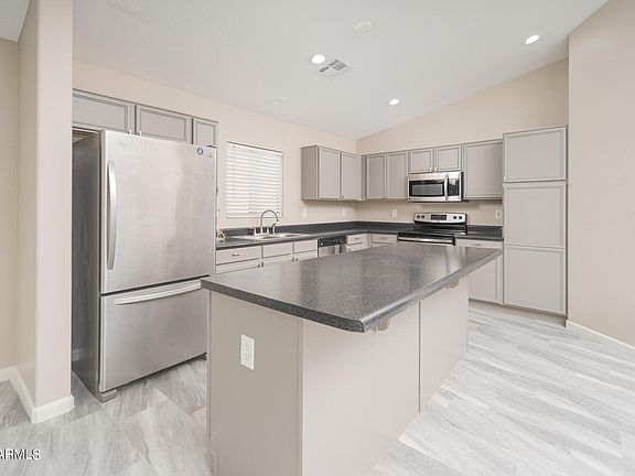 5th image of 12754 W PERSHING Street
