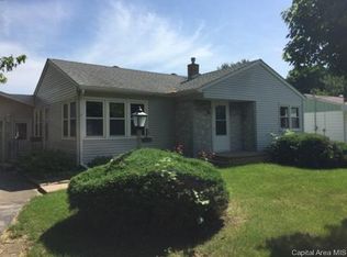 1102 Sunset Dr, Viola, IL 61486