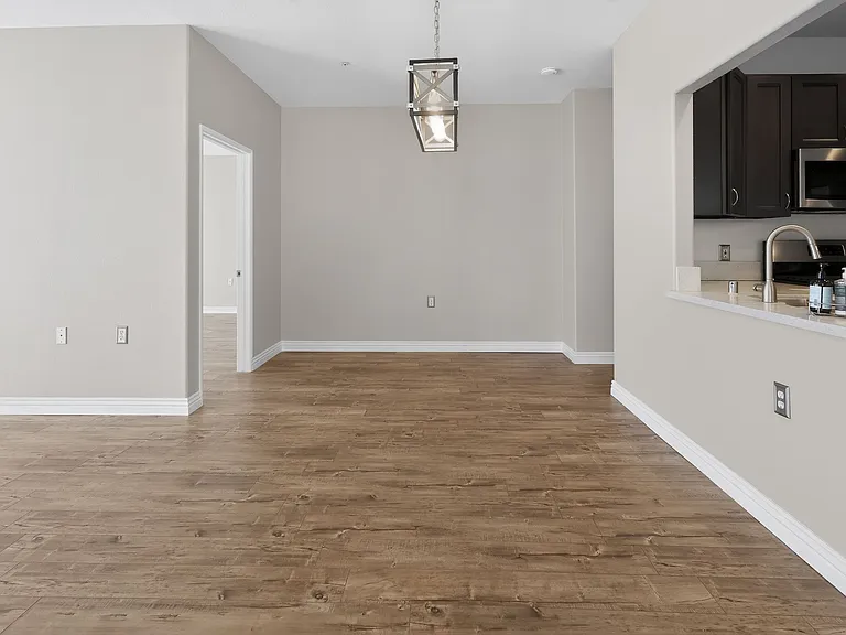 21610 Paseo Venezia — Photo 11