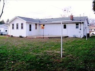 4th image of 1205 Oakwood Dr