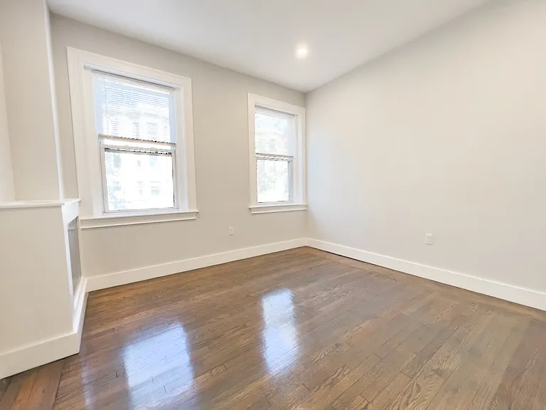 32 Queensberry St #7 — Photo 13