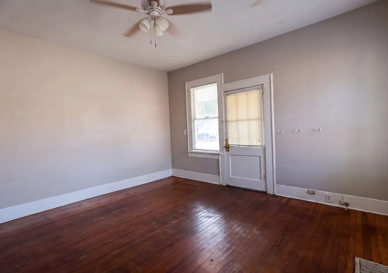 Highland 3 Bedroom / 1 Bath — Photo 2