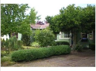 627 E Harrison St, Carlton, OR 97111