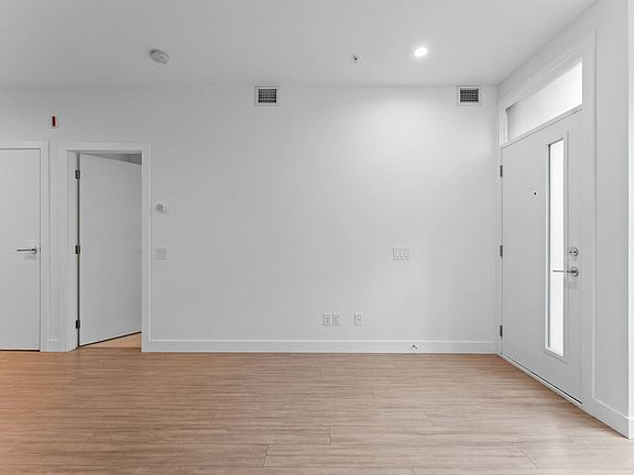 4th image of 2060 Curling Rd #119