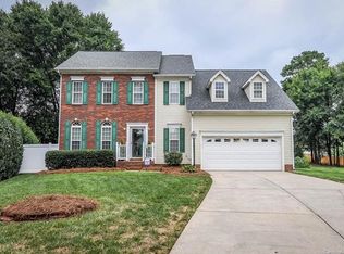 3825 Glen Lyon Dr, Matthews, NC 28105