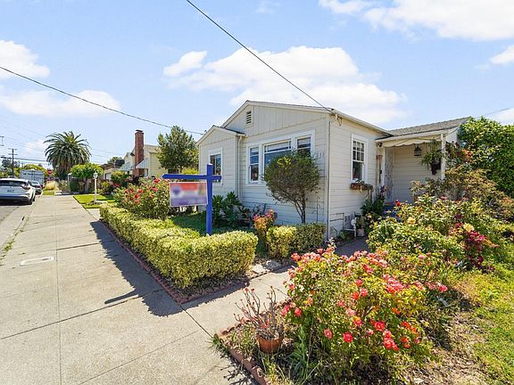 3rd image of 213 Phelan Ave
