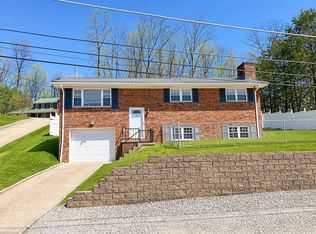 1750 Oakwood Dr, Sissonville, WV 25320
