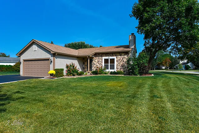 820 Timberwood Ln photo 1