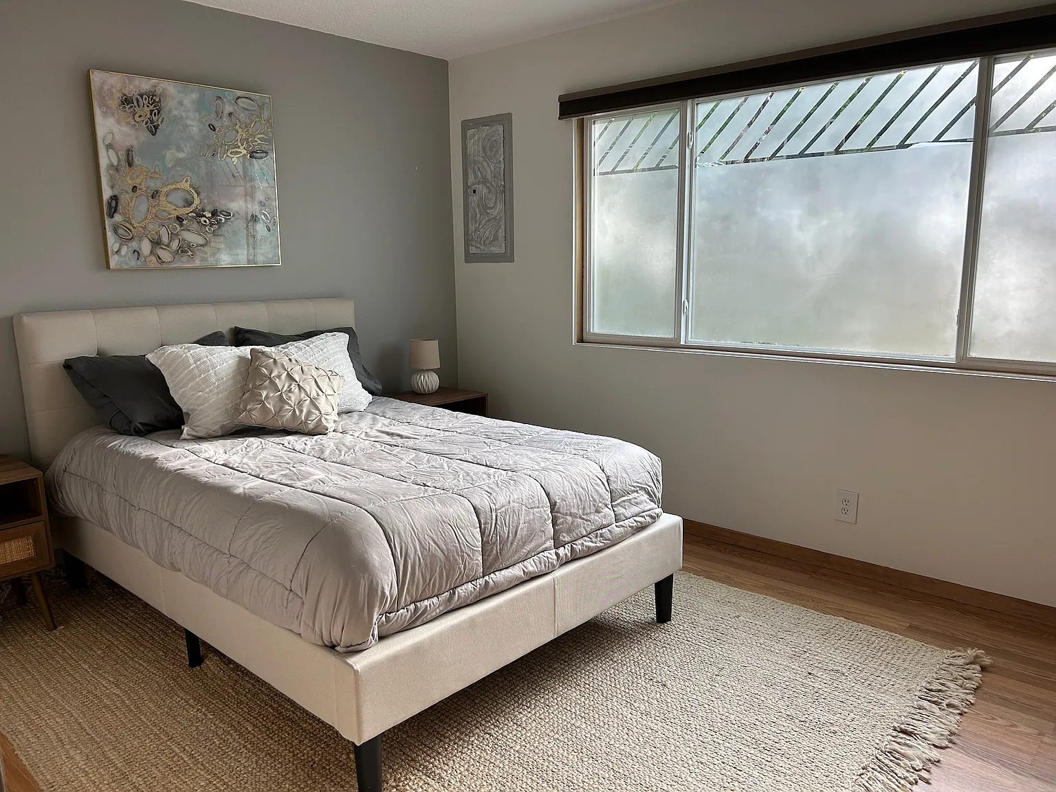 2 bed, 949 sqft, $2,700 — Photo 2