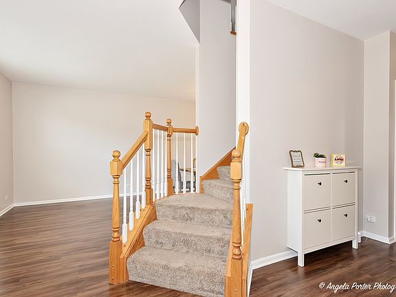 3rd image of 1906 Applewood Dr
