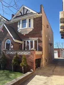 7547 Furmanville Avenue, Middle Village, NY, 11379