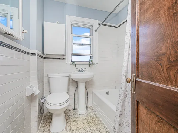 11 Bayview Place image 21 of 33