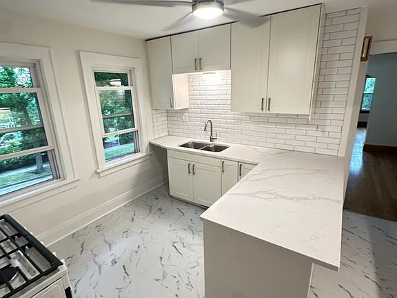 2nd image of 6939 Milwaukee Ave Floor 2