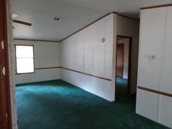 3rd image of 707 SW Whitetail Cir