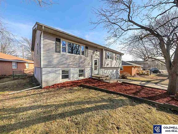 2nd image of 1530 Valley View Dr